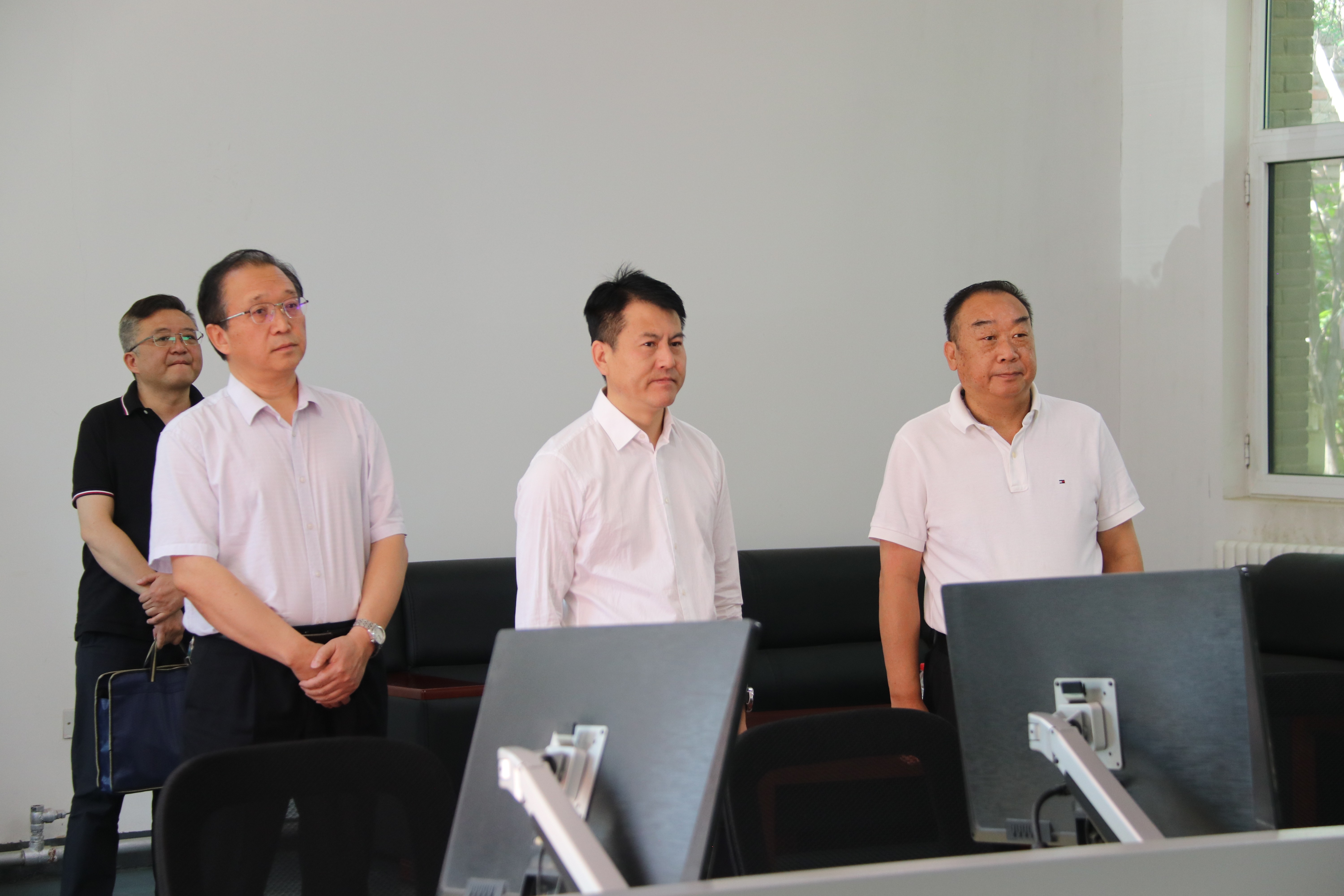 七里河區(qū)委書記胡真一行來公司調(diào)研